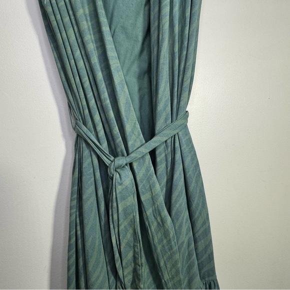 Smash + Tess Green Zebra Print Wrap Midi Dress with Pockets Size 3XL/4XL - Picture 4 of 9